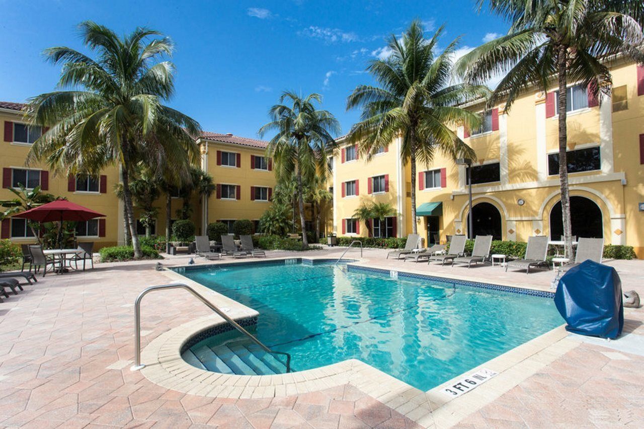 Hawthorn Extended Stay By Wyndham North Naples Buitenkant foto